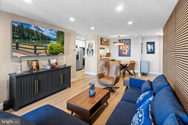 Building Photo - 100 Harborview Dr