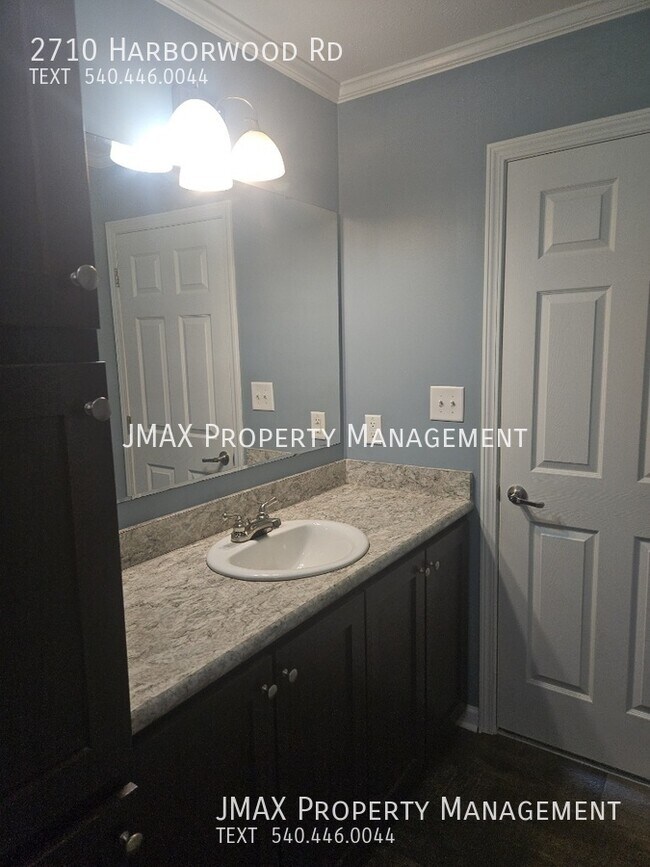 Building Photo - 2710 Harborwood Rd
