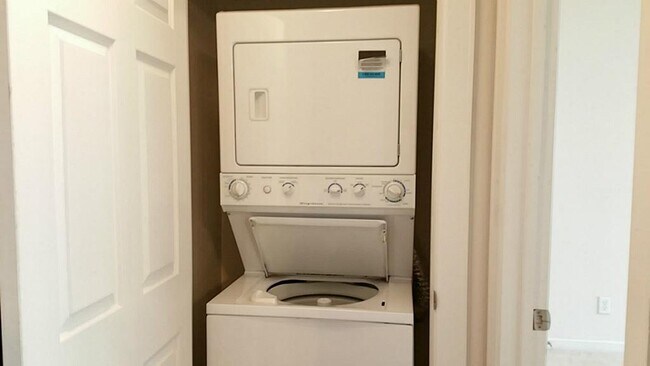 Building Photo - 6655 W Sam Houston Pkwy S