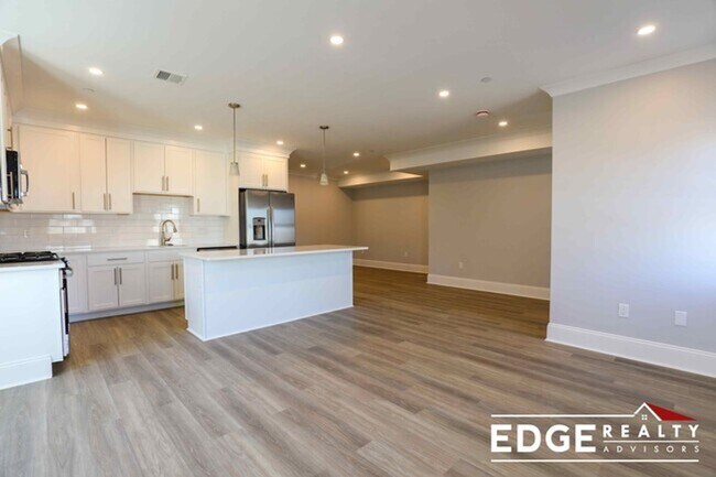 Building Photo - Allston 4 Bed Townhouse – 3 Bath – W/D in Unit – Parking – No Fee – 9/1