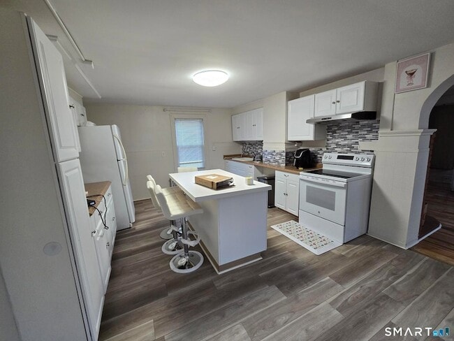 Building Photo - 157 Eastern Ave