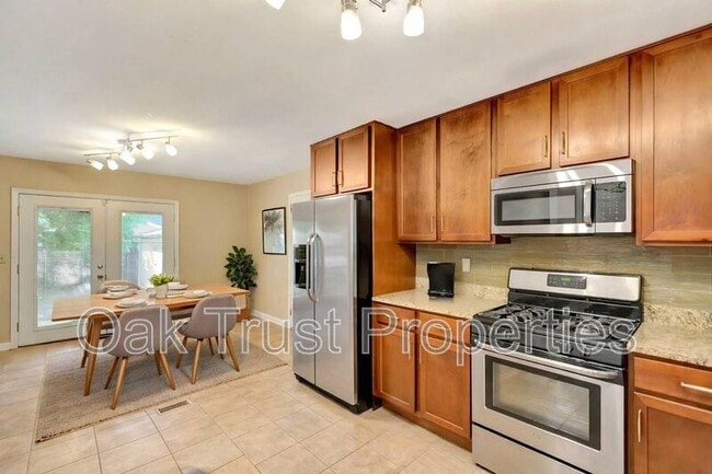 Building Photo - 4313 Helene Dr