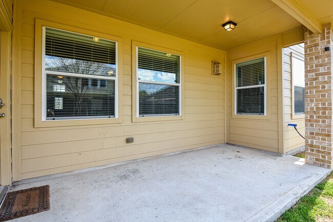 Building Photo - 26302 Sandahl Ct