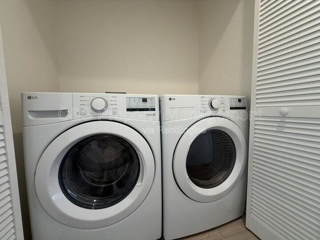 Building Photo - 1790 Eucalyptus Ave