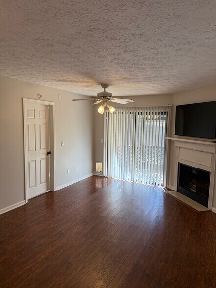 Building Photo - 701 New Horizon St