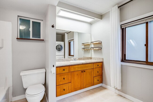 Building Photo - Charming 1 BD 1 BA cottage nestled on a be...