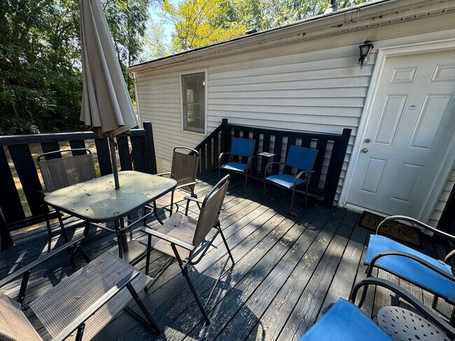 Building Photo - Milledge Ave Ext 1693/1695