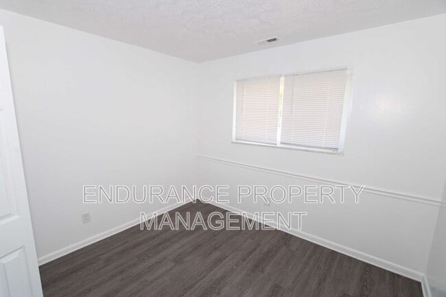 Building Photo - 2511 Lincoln Ave