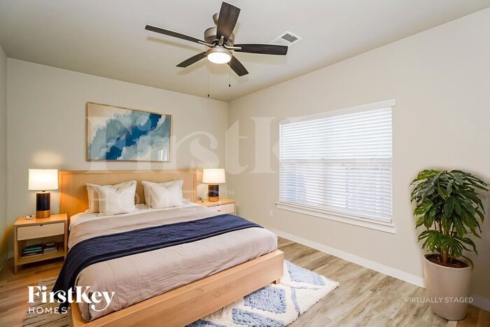 Building Photo - 319 Aveen Path