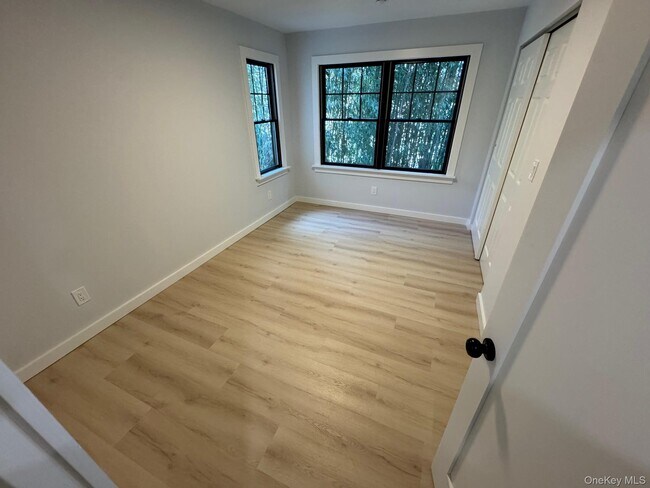 Building Photo - 544 Locust Ave