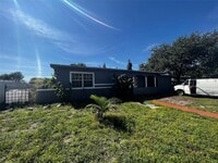 Building Photo - 3350 SW 37th St