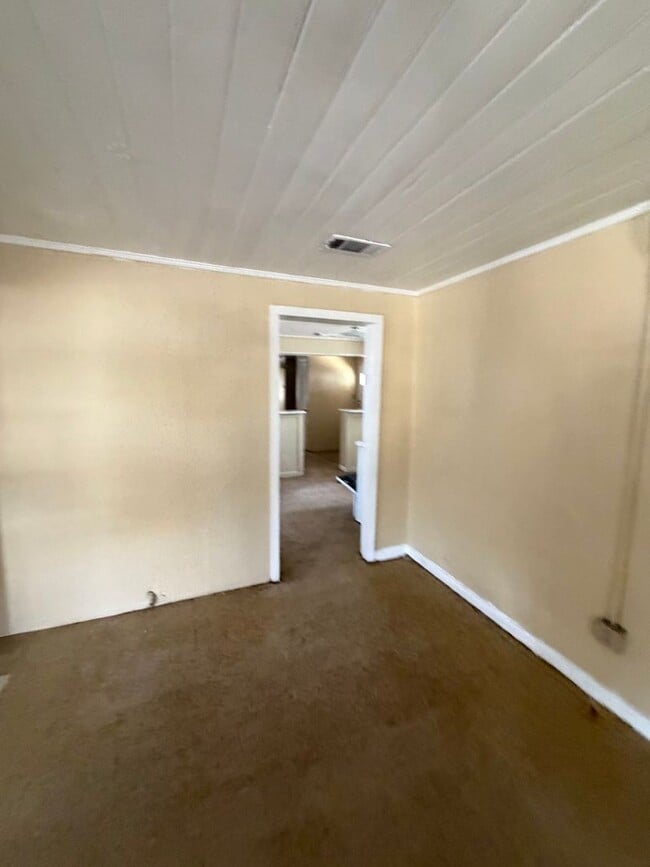 Building Photo - 607 E Gordon St