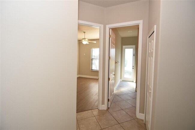 Building Photo - 16 Eastlake Dr