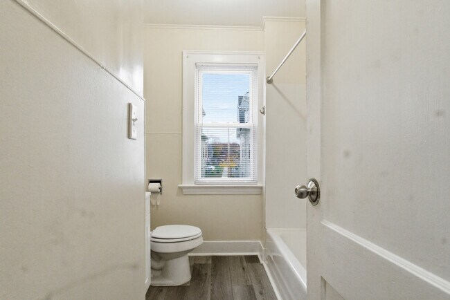 Building Photo - 46 Court St