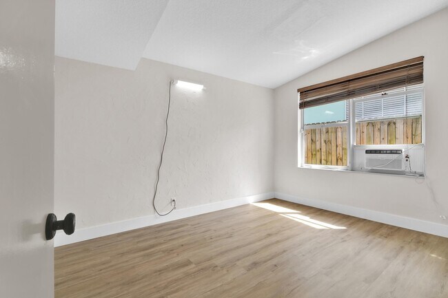 Building Photo - 2431 Key Largo Ln