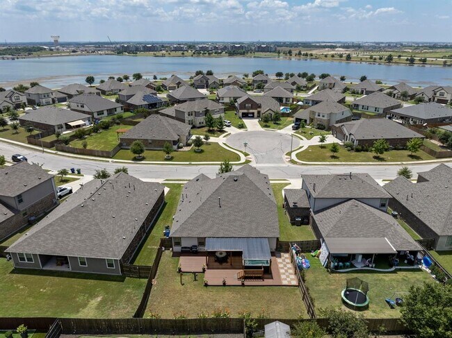 Building Photo - 4000 Harbor Point Dr
