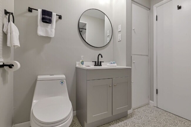 Building Photo - Beautifully Updated 3-Bedroom Home – Spacious, Modern, and Move-In Ready!