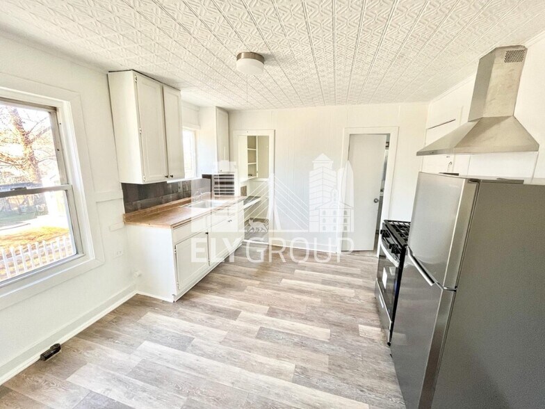 Building Photo - 9 Manchester St