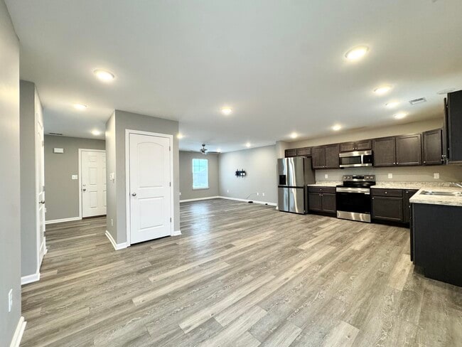 Building Photo - 127 Landry Ln