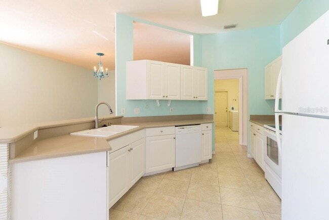 Building Photo - 9918 SW 52nd Rd