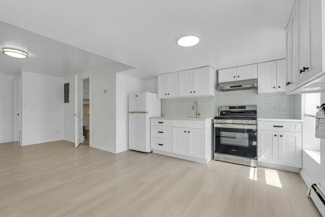 Building Photo - 65 St Pauls Ave