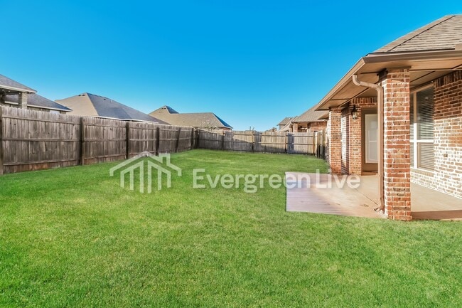 Building Photo - 6513 Bentley Dr