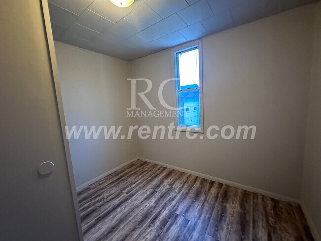 Building Photo - 511 Jackson-