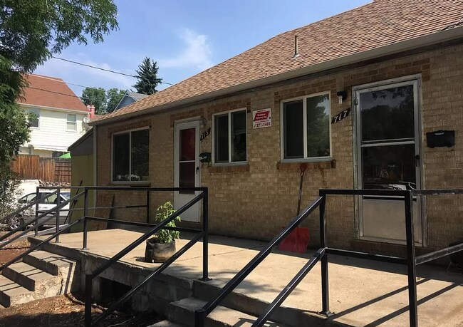 Building Photo - Ground-Level 1 Bed with Front Patio – Walk...