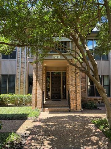 Building Photo - 10744 Park Village Pl