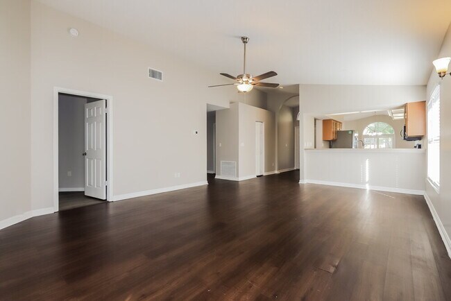 Building Photo - 2035 Attaway Dr