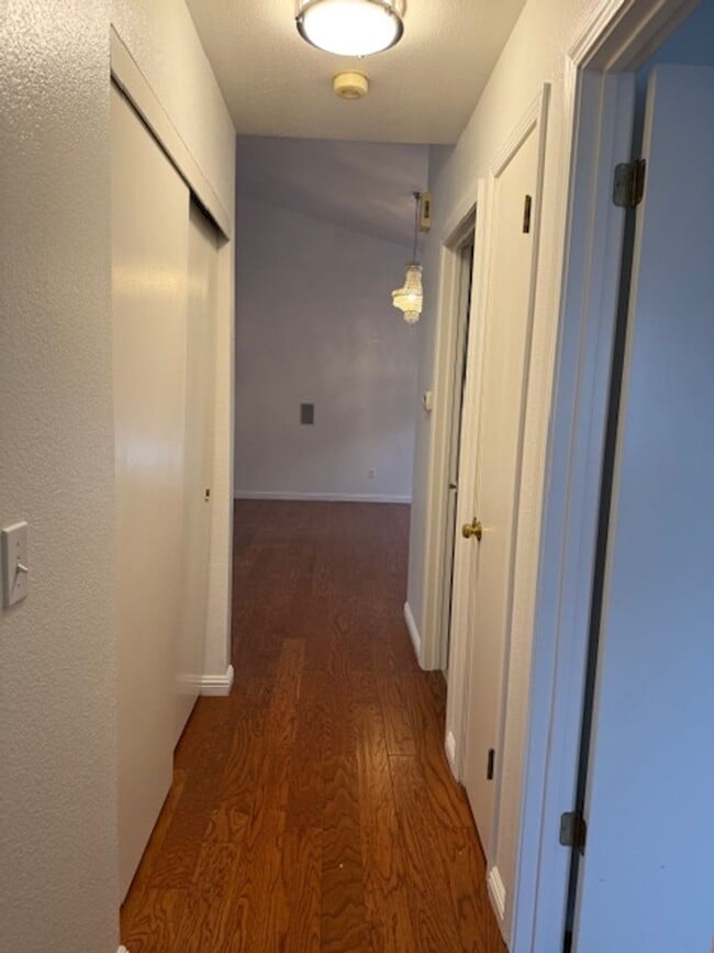 Building Photo - 2 Bedroom 2 Bath House in Cotati ~ Attached 2 Car Garage