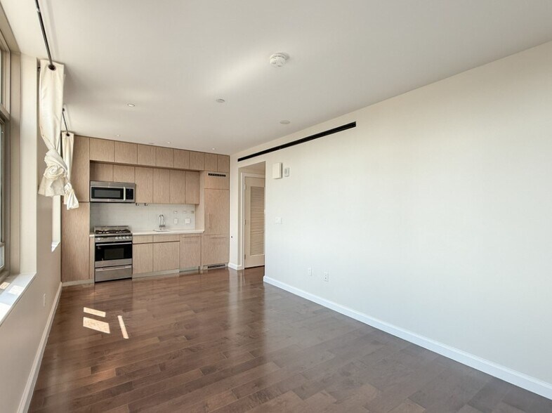 Building Photo - 43 Westland Ave
