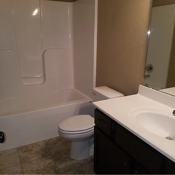 Building Photo - 2176 SW Timbertrace Ln