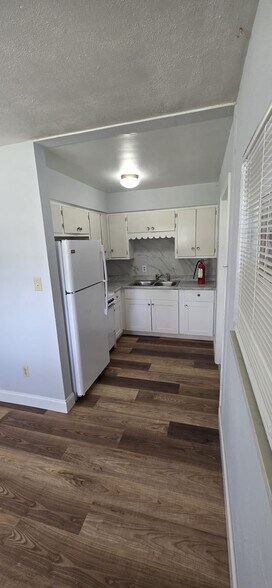 Building Photo - 2252 Maple Ave