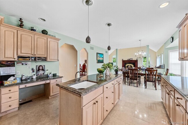 Building Photo - 20 Goshen Rd