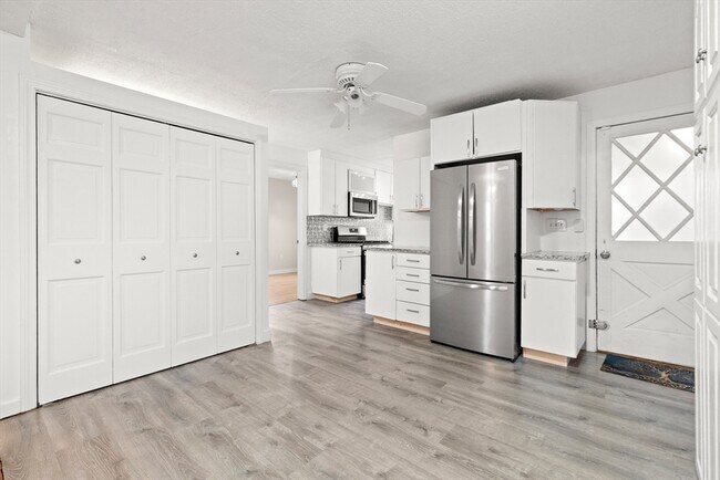 Building Photo - 147 Nahant Rd