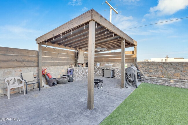 Building Photo - 912 Crystal Deer Dr