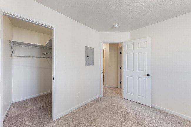 Building Photo - Newly Remodeled 3 bedroom Home