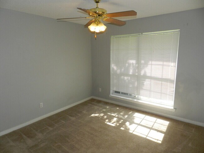 Building Photo - 4995 Pattock Pl