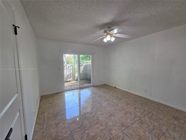 Building Photo - 15798 Woodgate Ct