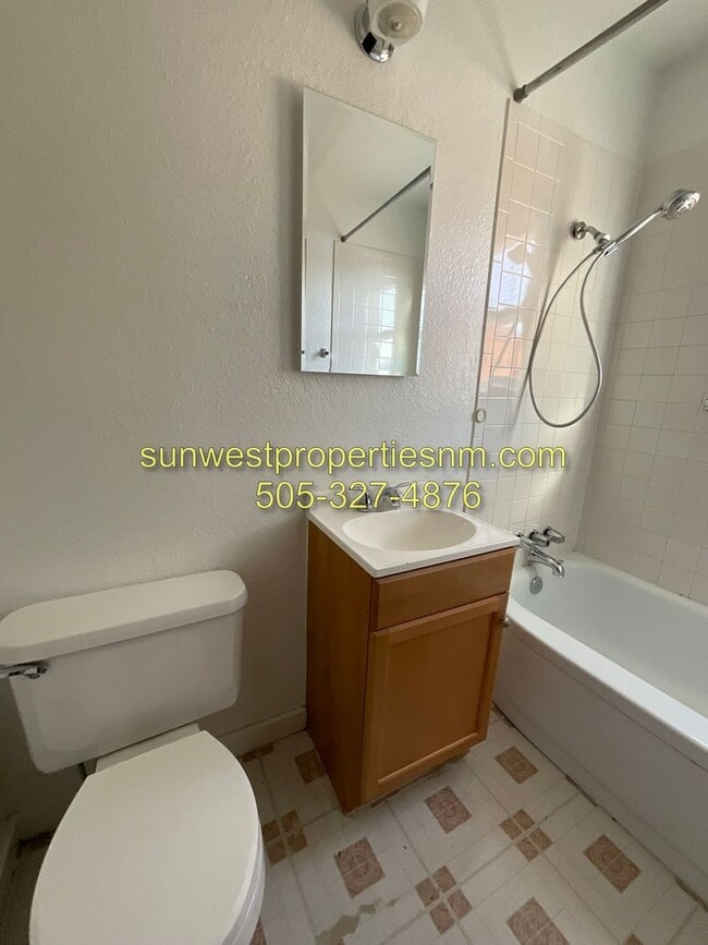Building Photo - 1 Bed 1 Bath Apartment Home-ALL UTILITIES ...