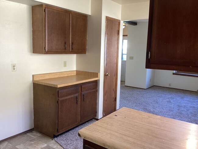 Building Photo - 9135-9137 N. Swan Rd