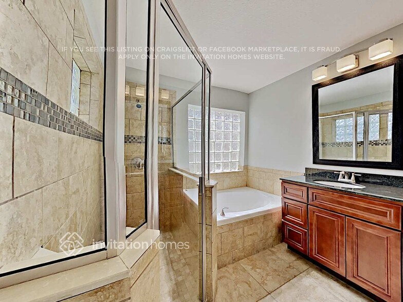 Building Photo - 1882 Sun Gazer Dr