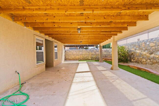 Building Photo - 14056 Tierra Venado Dr