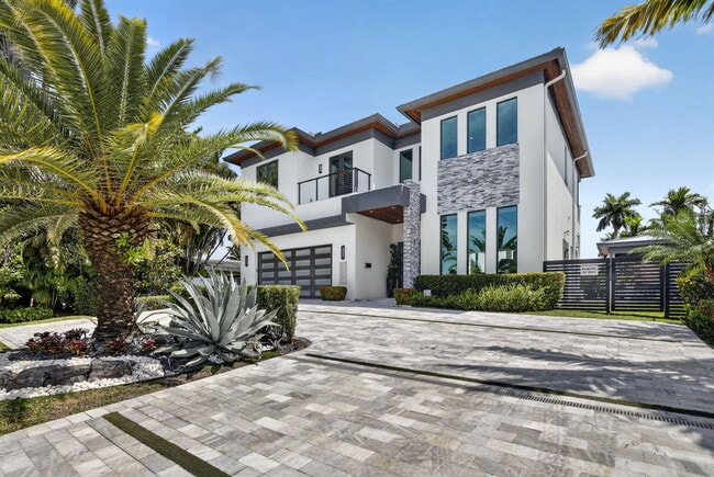 Building Photo - 334 Isle of Capri Dr