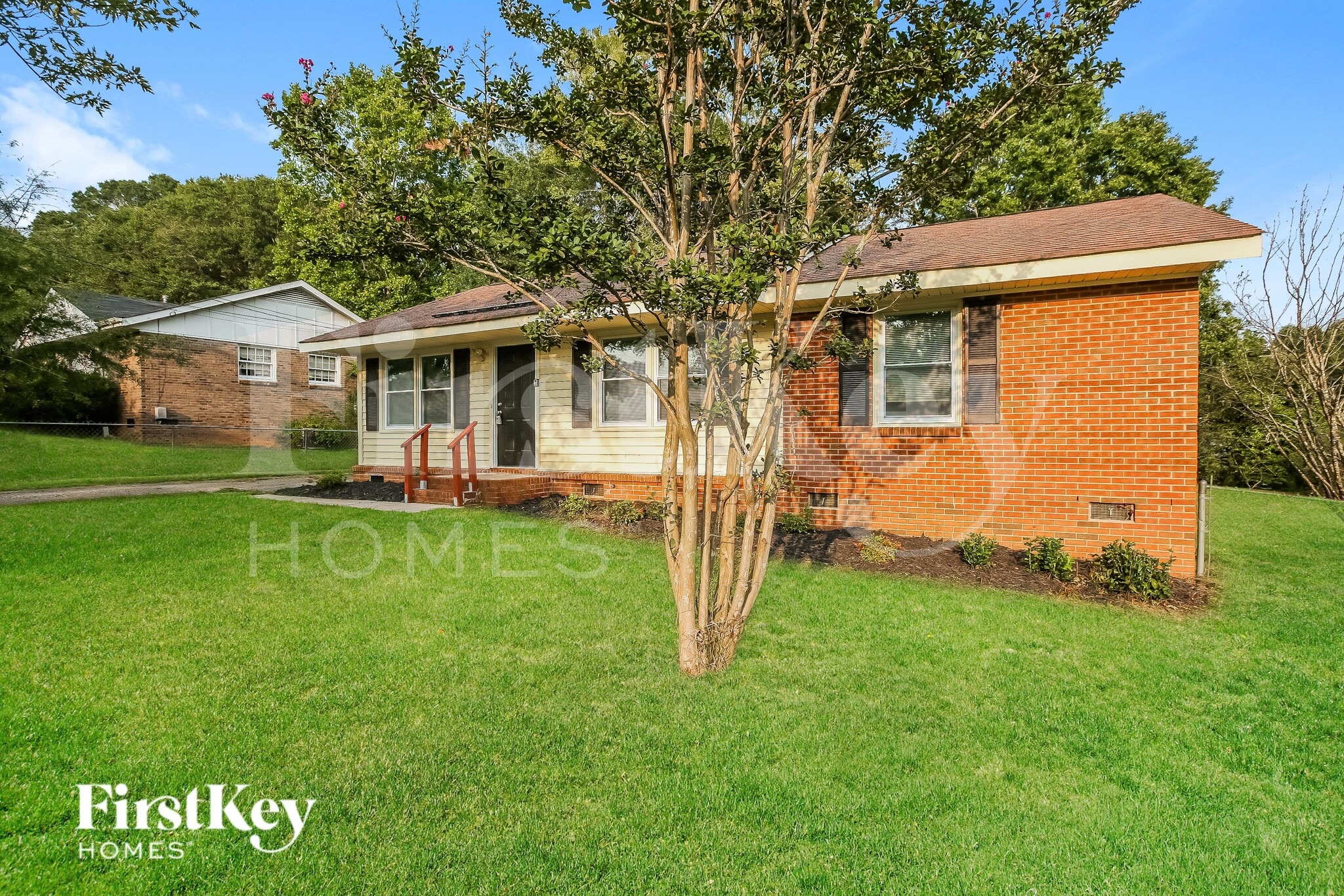 Building Photo - 2330 Knight Dr