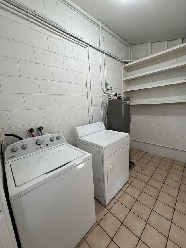 Building Photo - 547 Pigeon Cir