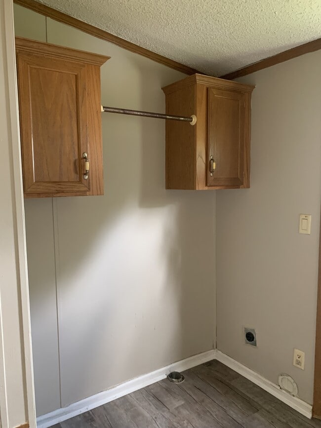 Building Photo - 122 Zackary St