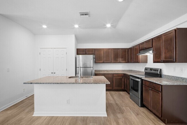 Building Photo - 341-343 Reeves St