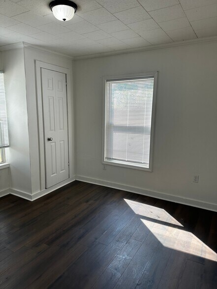 Building Photo - 4499 Hickory Nut Ridge Rd